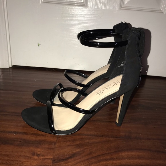 Simple Black Heels - Picture 2 of 3
